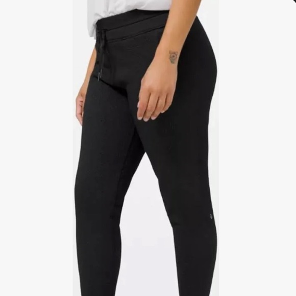 Lululemon Engineered Warmth Jogger size 4 Black - Picture 2 of 9